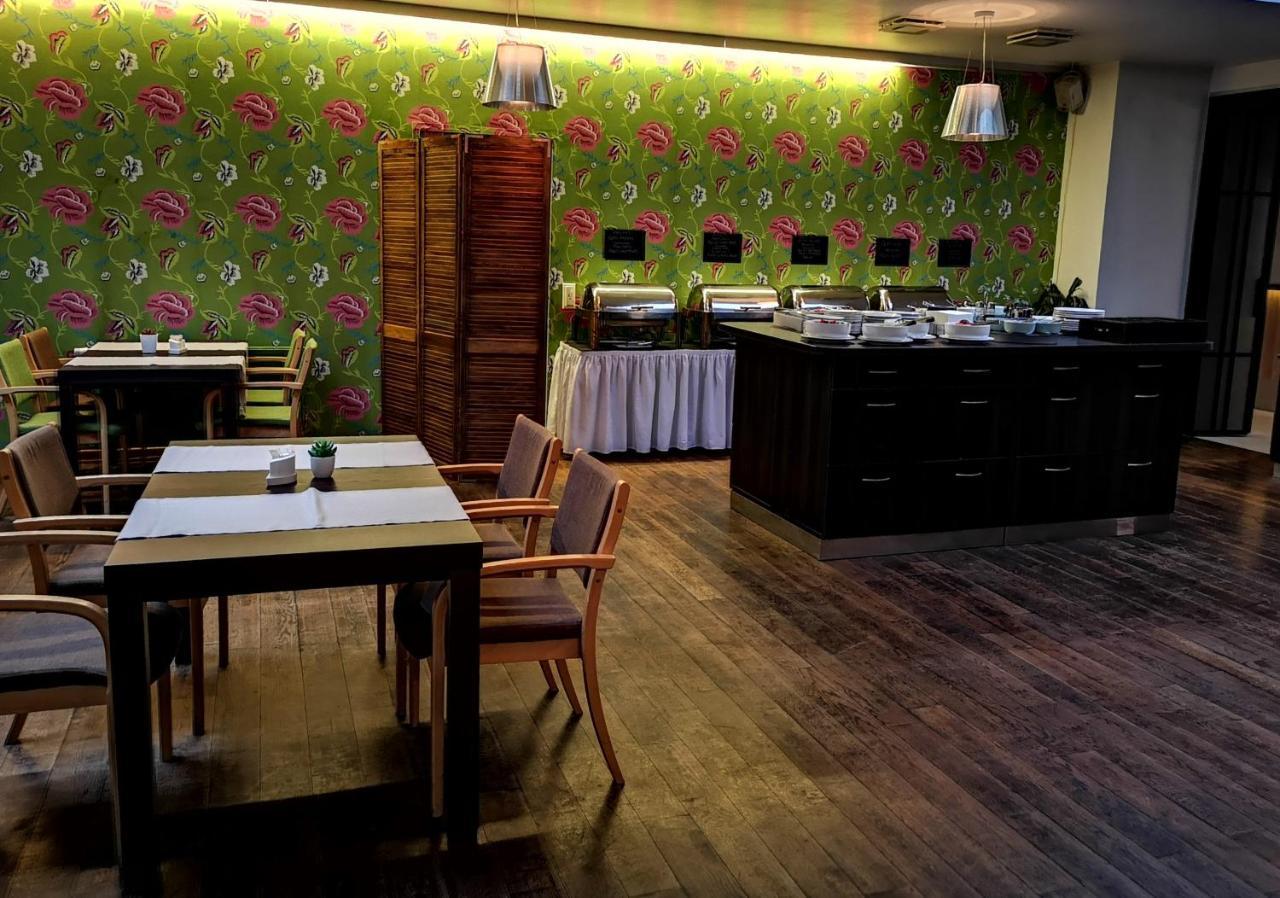 Amrita Hotel リエパーヤ エクステリア 写真